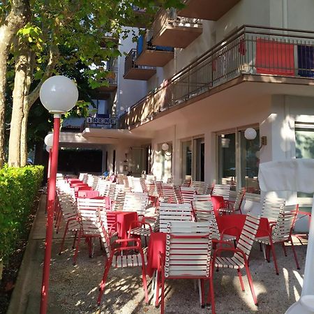 Hotel Irene Риччоне Экстерьер фото